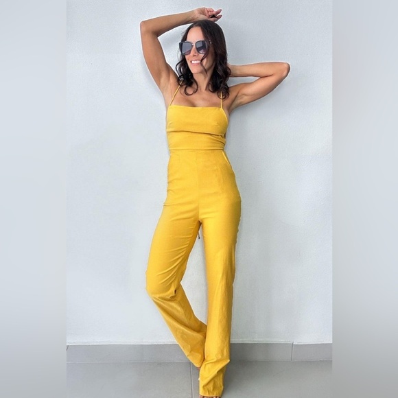 NWT-Stretch Fabric Sleeveless Crisscrossed Back Jumpsuit - Picture 3 of 13